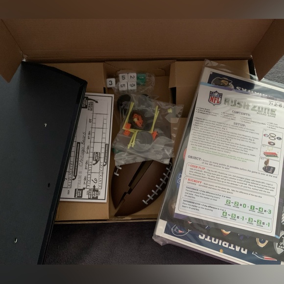 NFL RUSH ZONE Football Board Game NIB - Picture 3 of 7